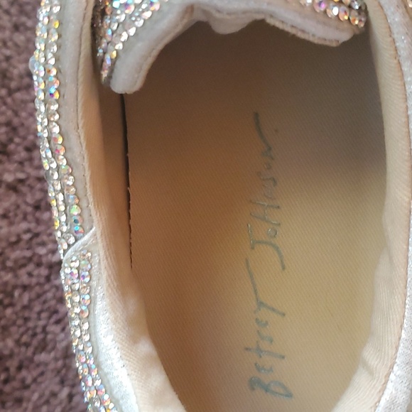 Betsy Johnson Iridescent rhinestone tennis shoes. New 6.5 - Picture 6 of 9